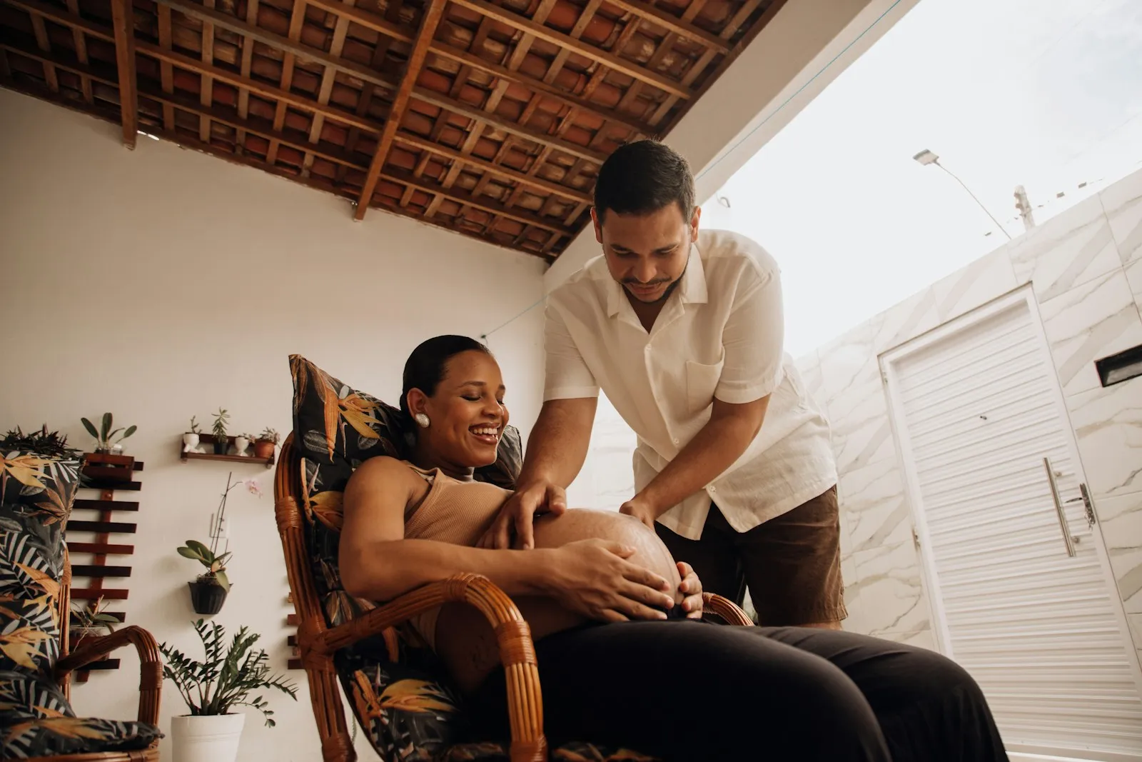 Masaje prenatal: beneficios y seguridad durante el embarazo